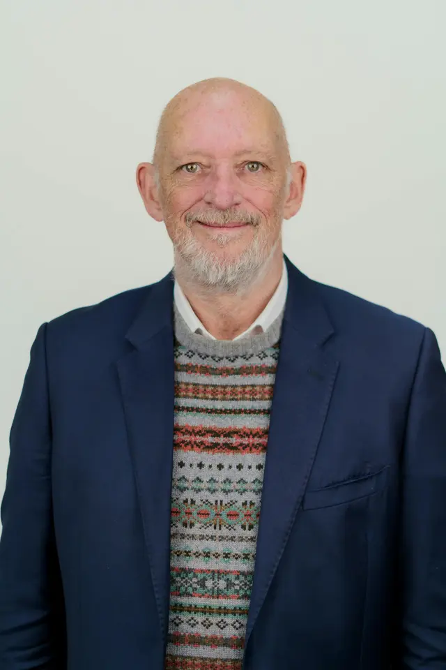 Dr Simon Evans